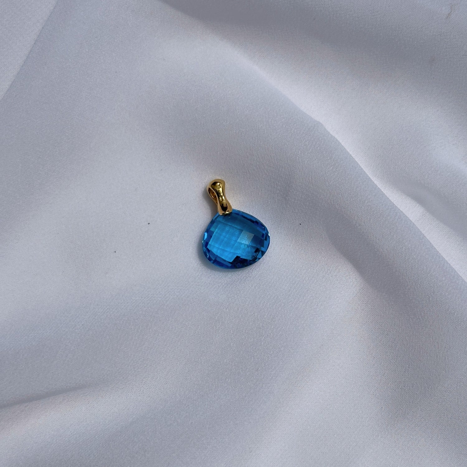 Blue Topaz 18K Gold Pendant with Diamonds