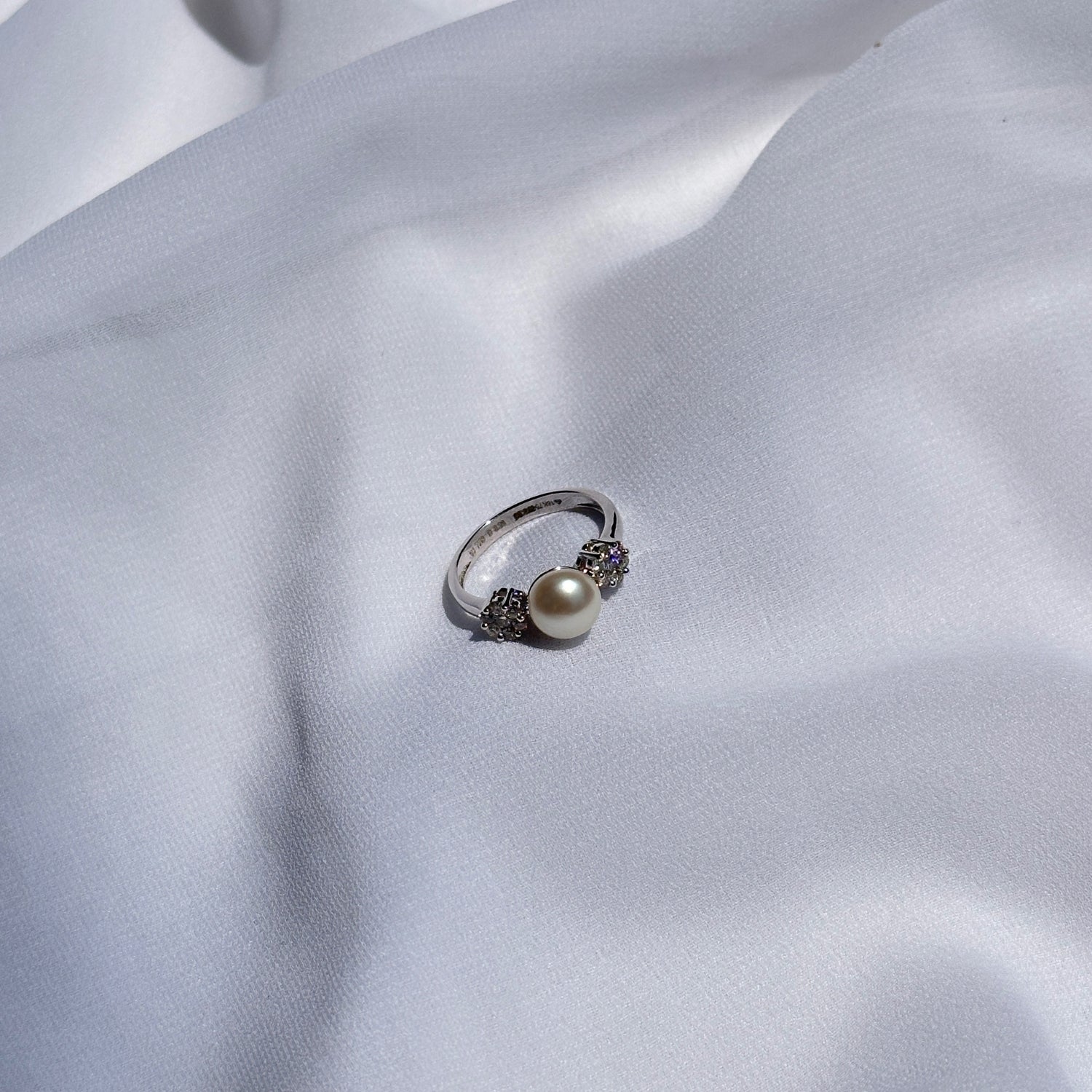 Pearl and Diamond 18K White Gold Ring