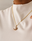 Pearl Round 18k Gold Pendant with Diamonds