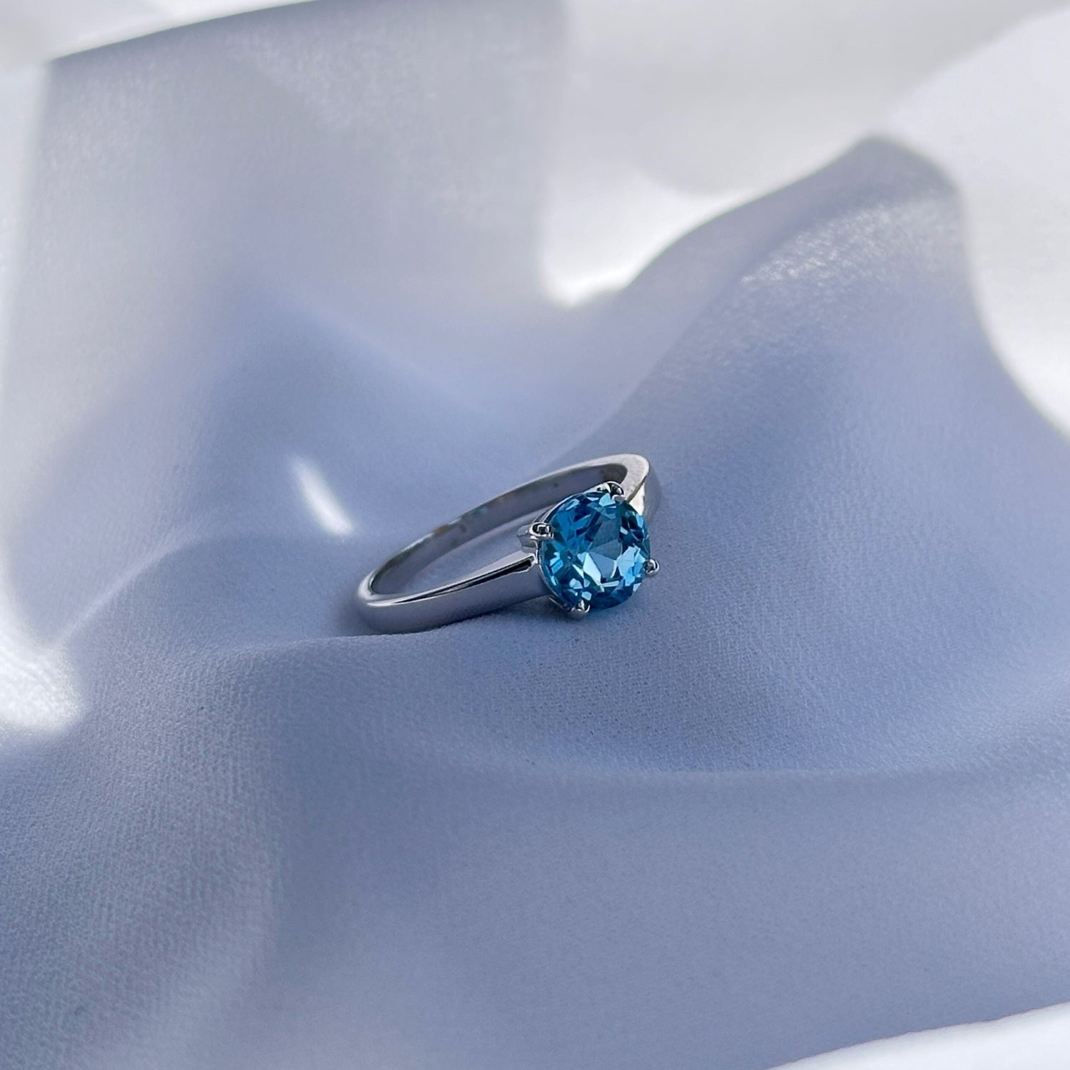 Blue Topaz 18K White Gold Ring