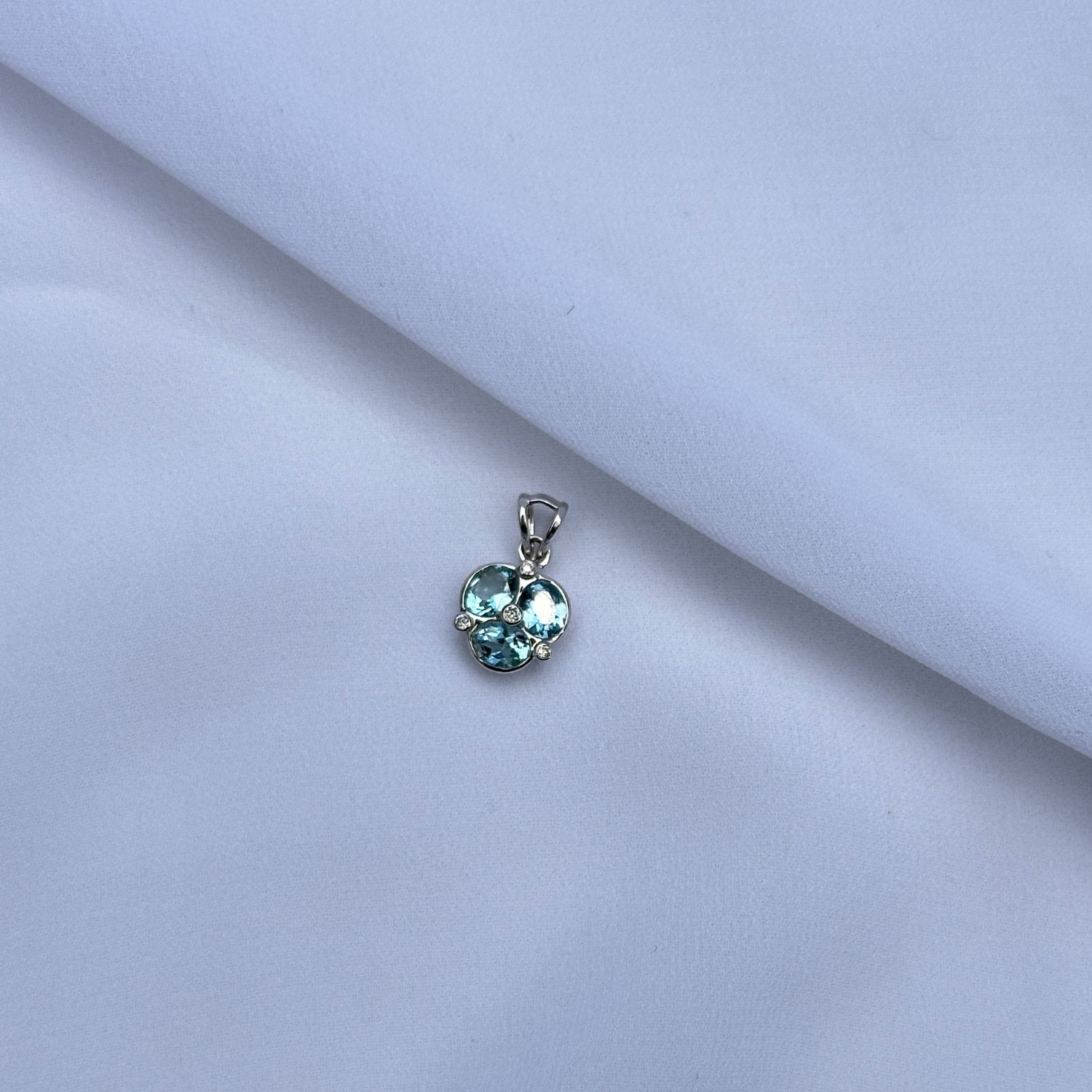 Aquamarine Flower 18K White Gold Pendant