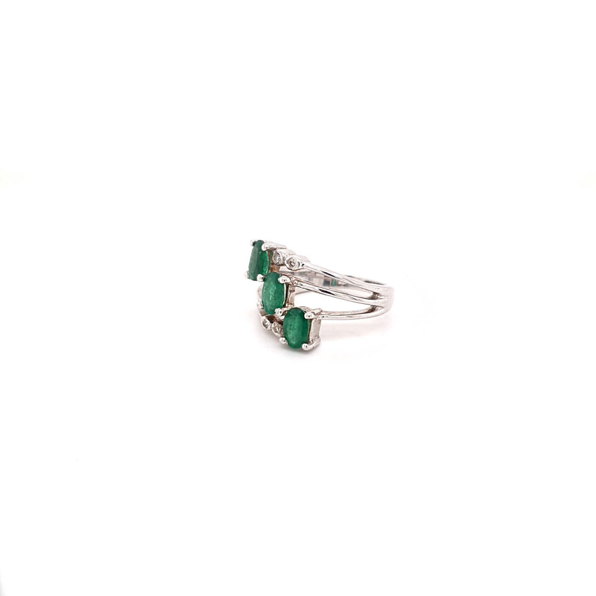 Elegant emerald and diamond ring