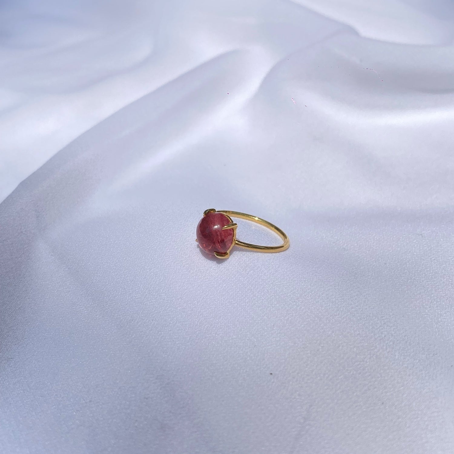 Pink Tourmaline Round 18K Gold Ring