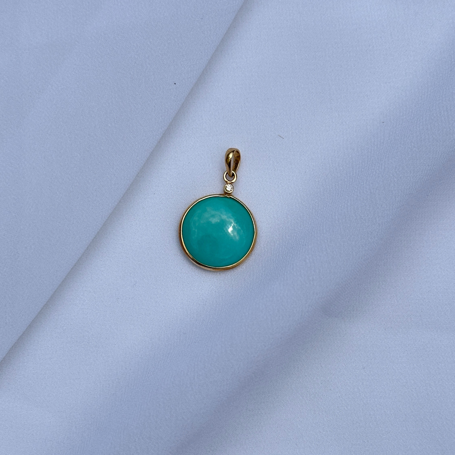 Turquoise Round 18K Gold Pendant with Diamond