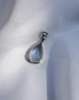Rainbow Moonstone 18K White Gold Pendant with Diamond