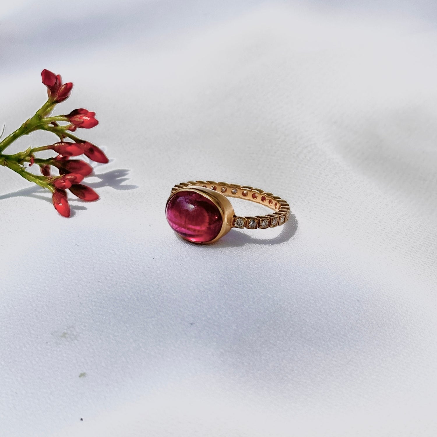 Pink Tourmaline 18K Gold Ring with Diamonds