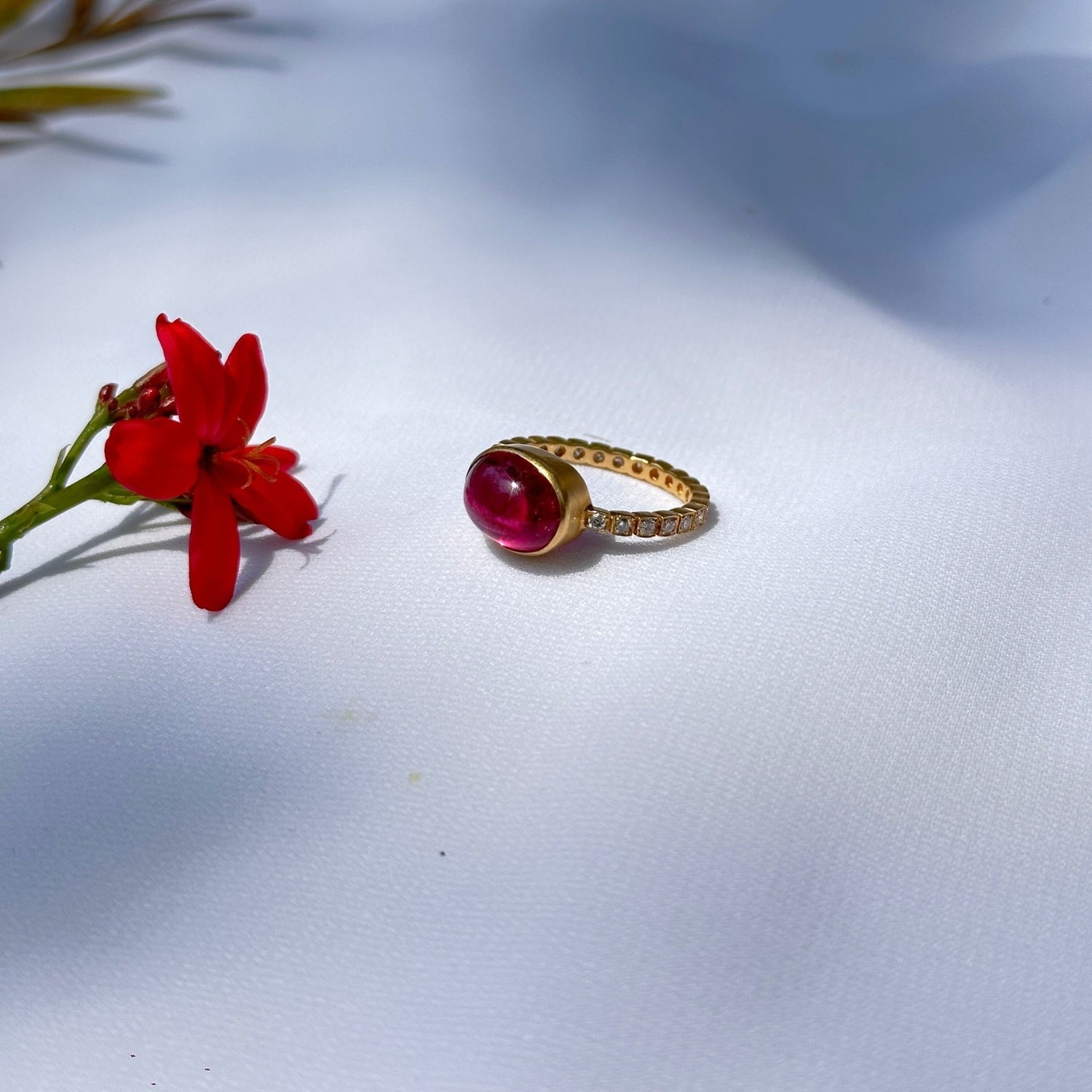 Pink Tourmaline 18K Gold Ring with Diamonds