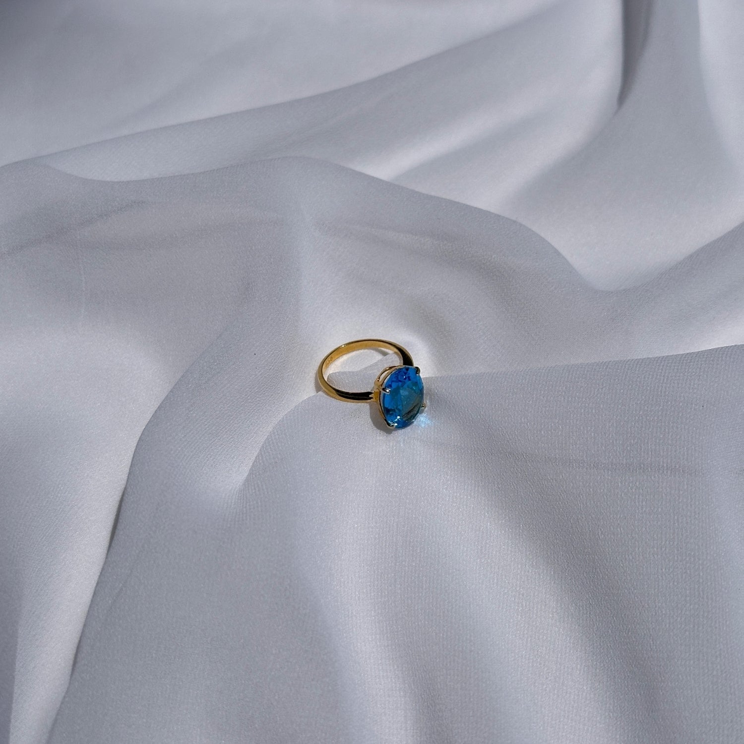 Blue Topaz Big Oval 18K Gold Ring