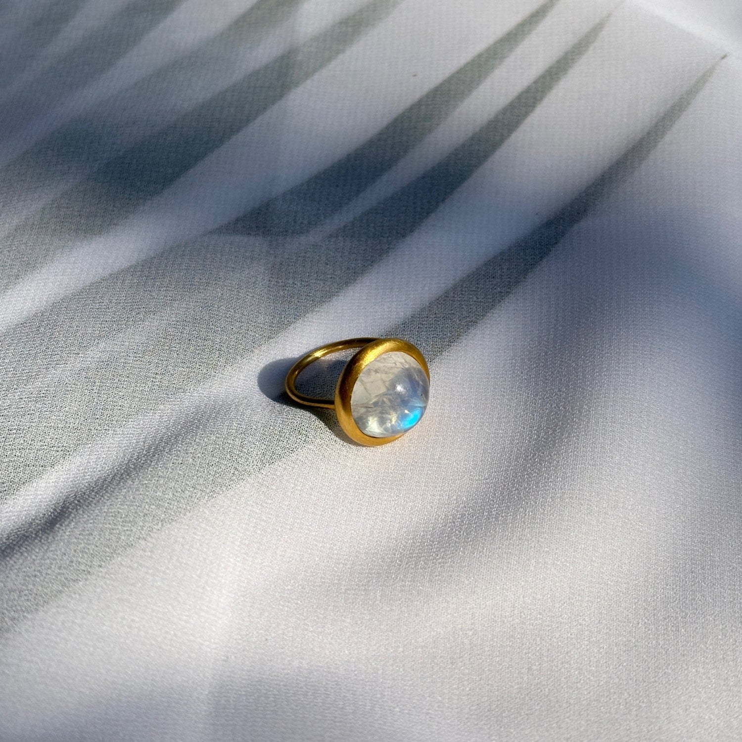Rainbow Moonstone 18K Gold Ring