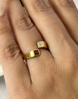 Anillo de diamantes y rubíes naturales de talla princesa