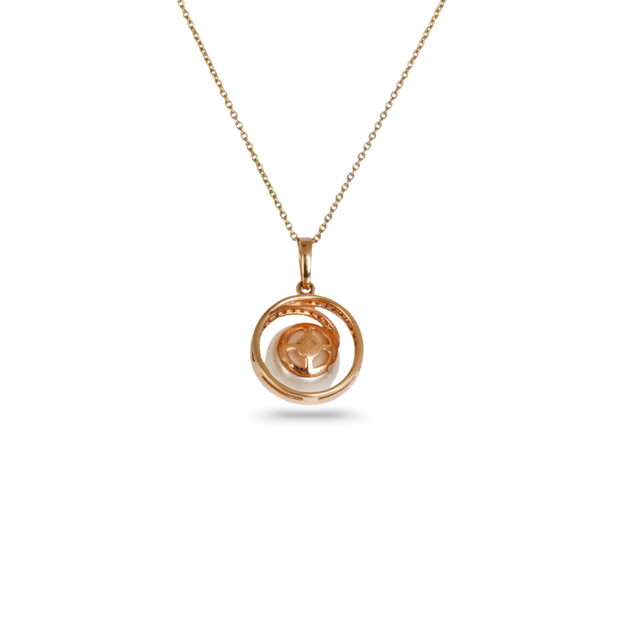 Pearl Round 18k Gold Pendant with Diamonds