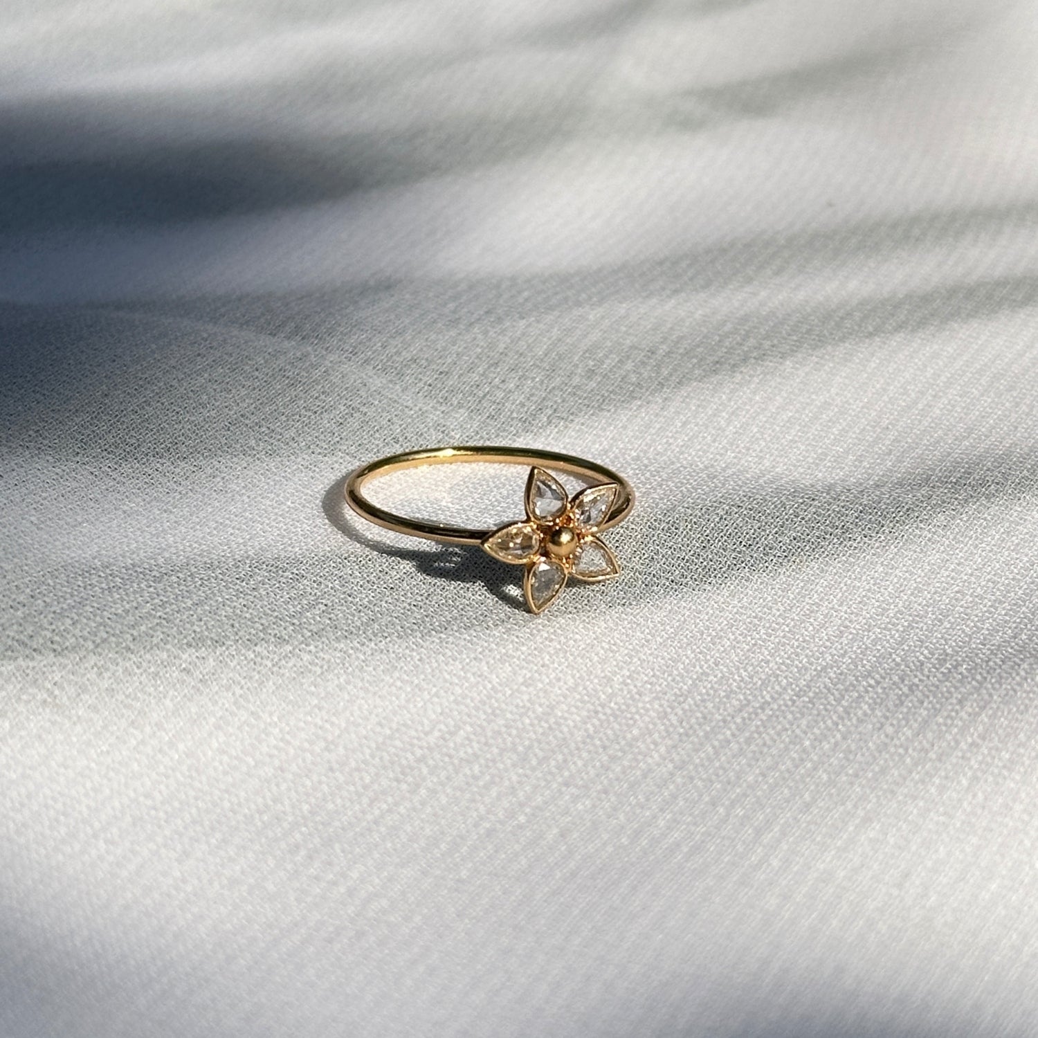 Diamond Flower 18K Gold Ring