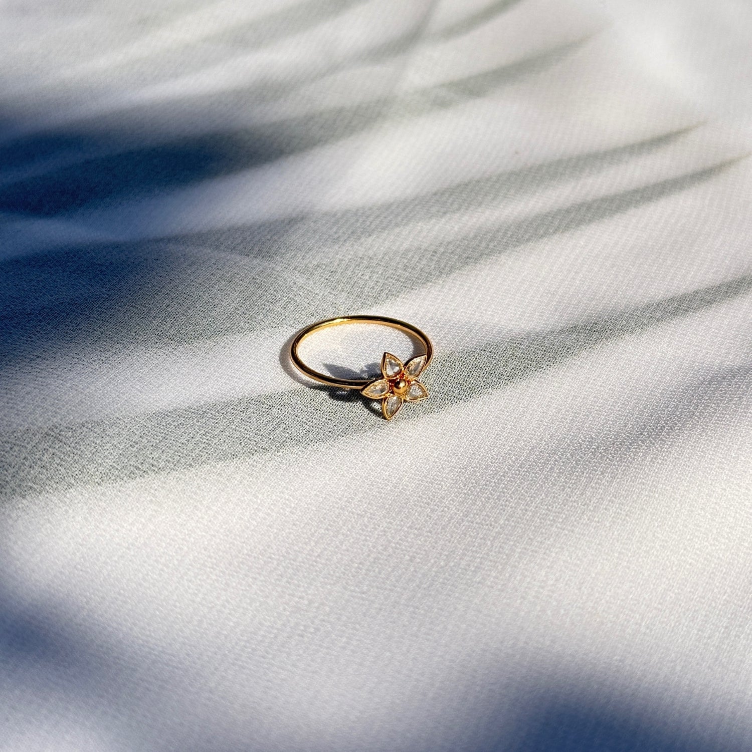 Diamond Flower 18K Gold Ring