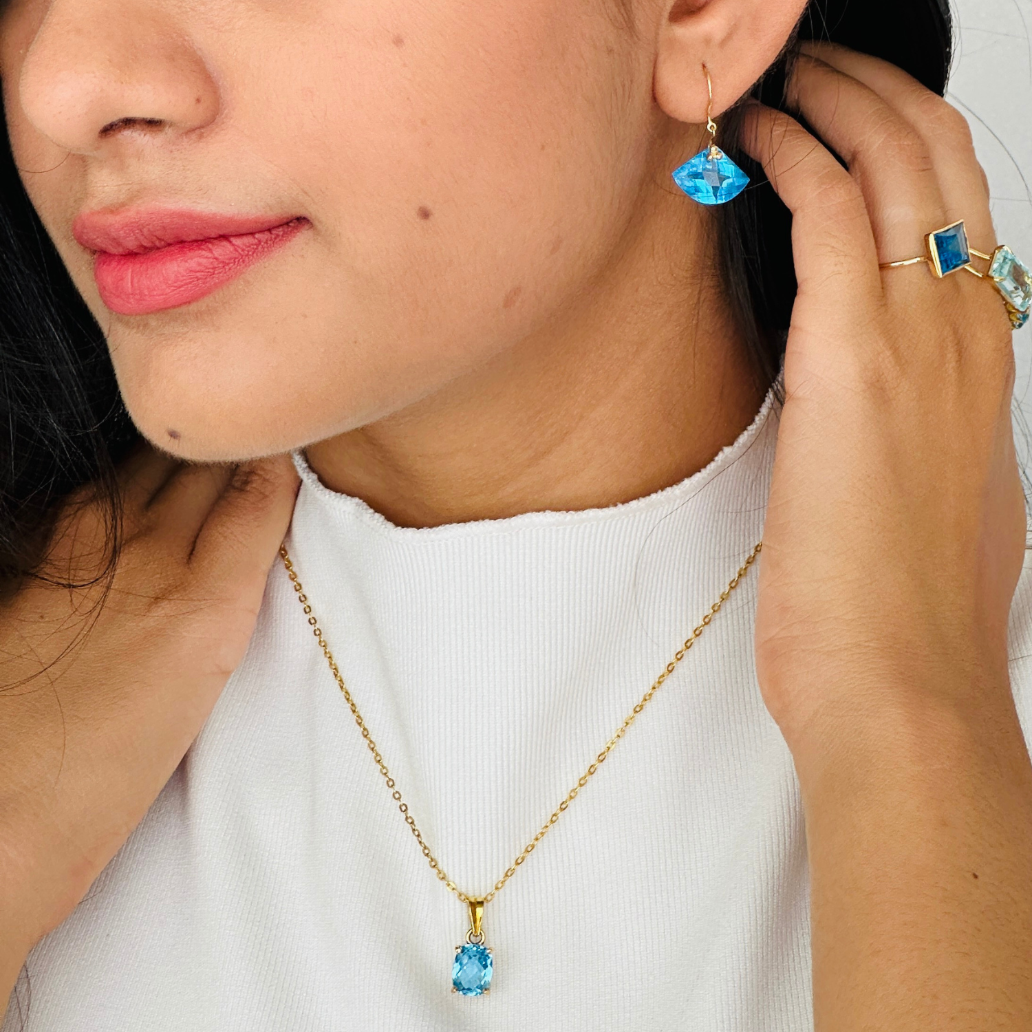 Blue Topaz Oval 18K Gold Pendant
