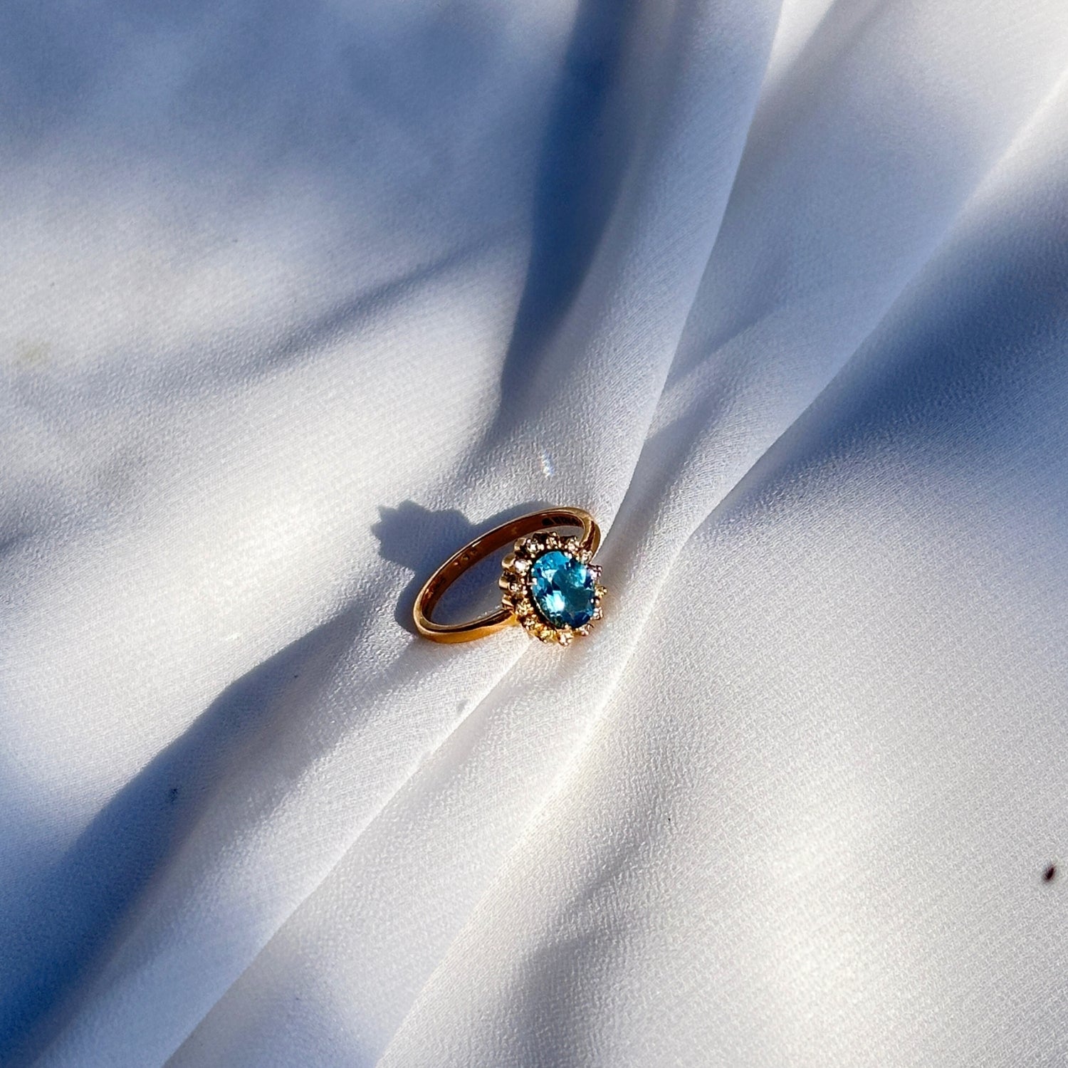 Blue Topaz and Diamond 18K Gold Ring