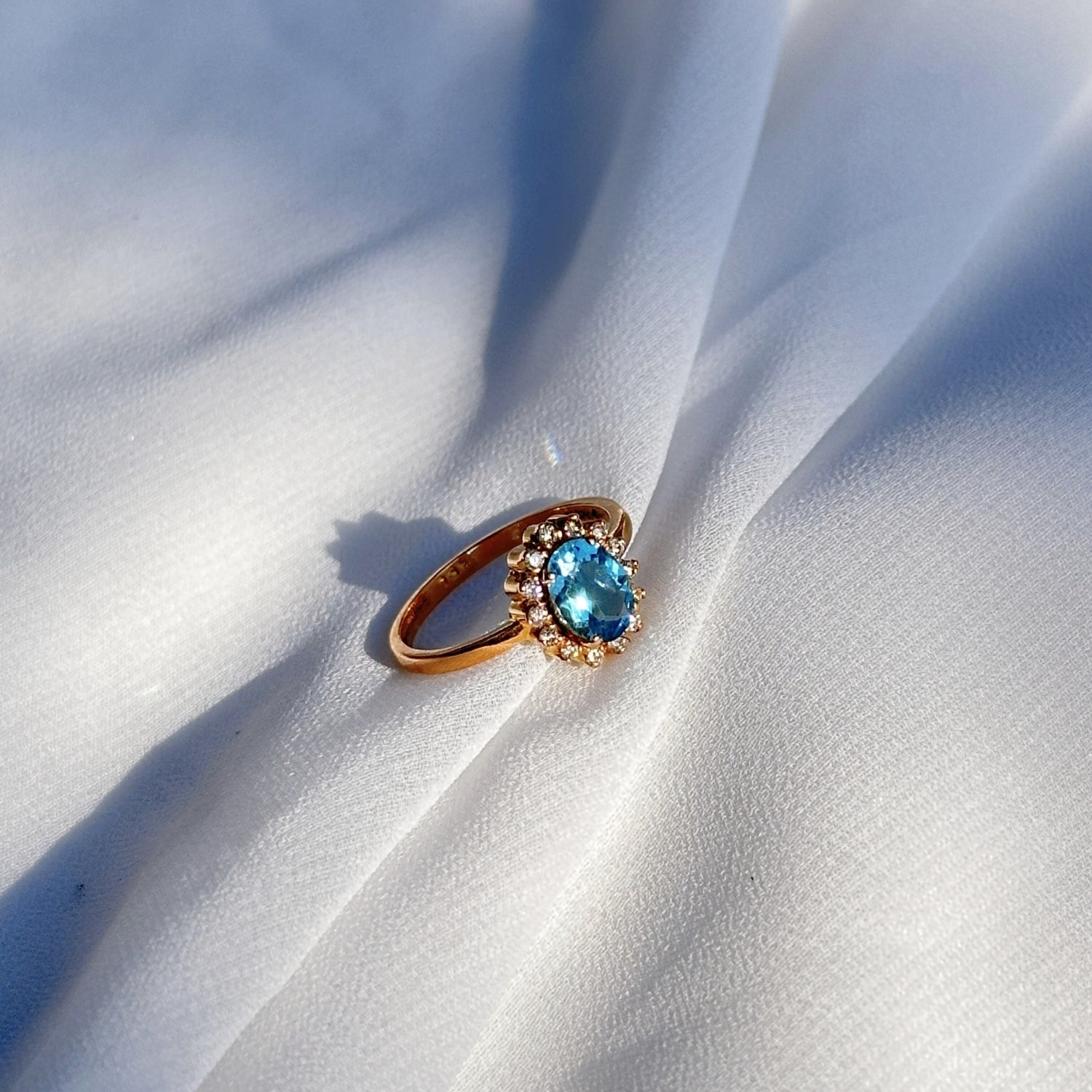 Blue Topaz and Diamond 18K Gold Ring