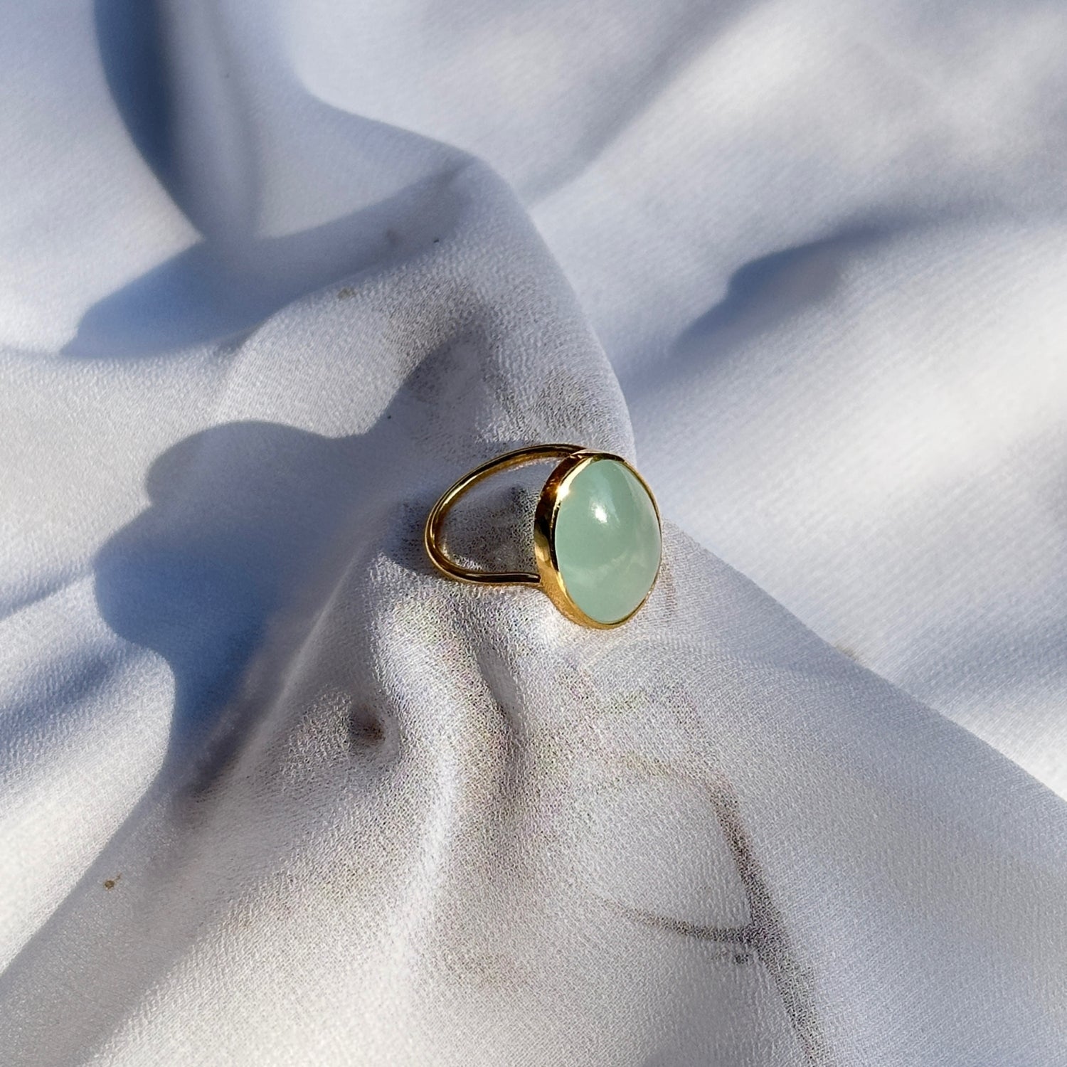 Aquamarine Oval 18K Gold Ring
