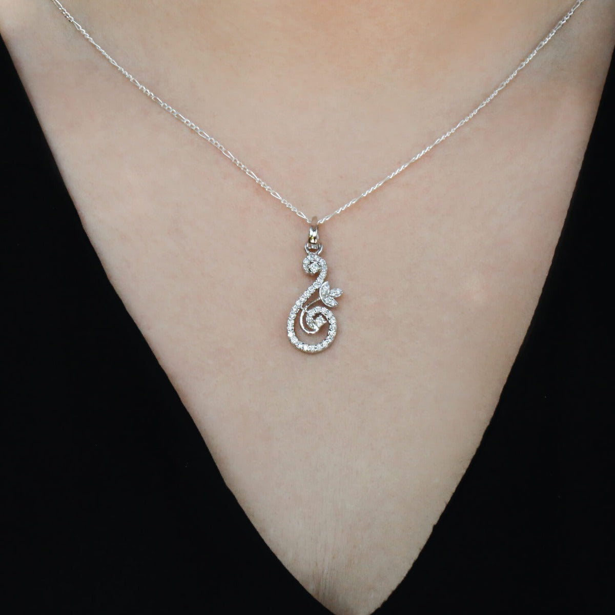 diamond pendant, silver diamond pendant, diamond silver pendant, luxurious pendant, white silver pendant, stylish diamond pendant, unique gift
Modern Unique stylish Diamond Silver 925 Pendant