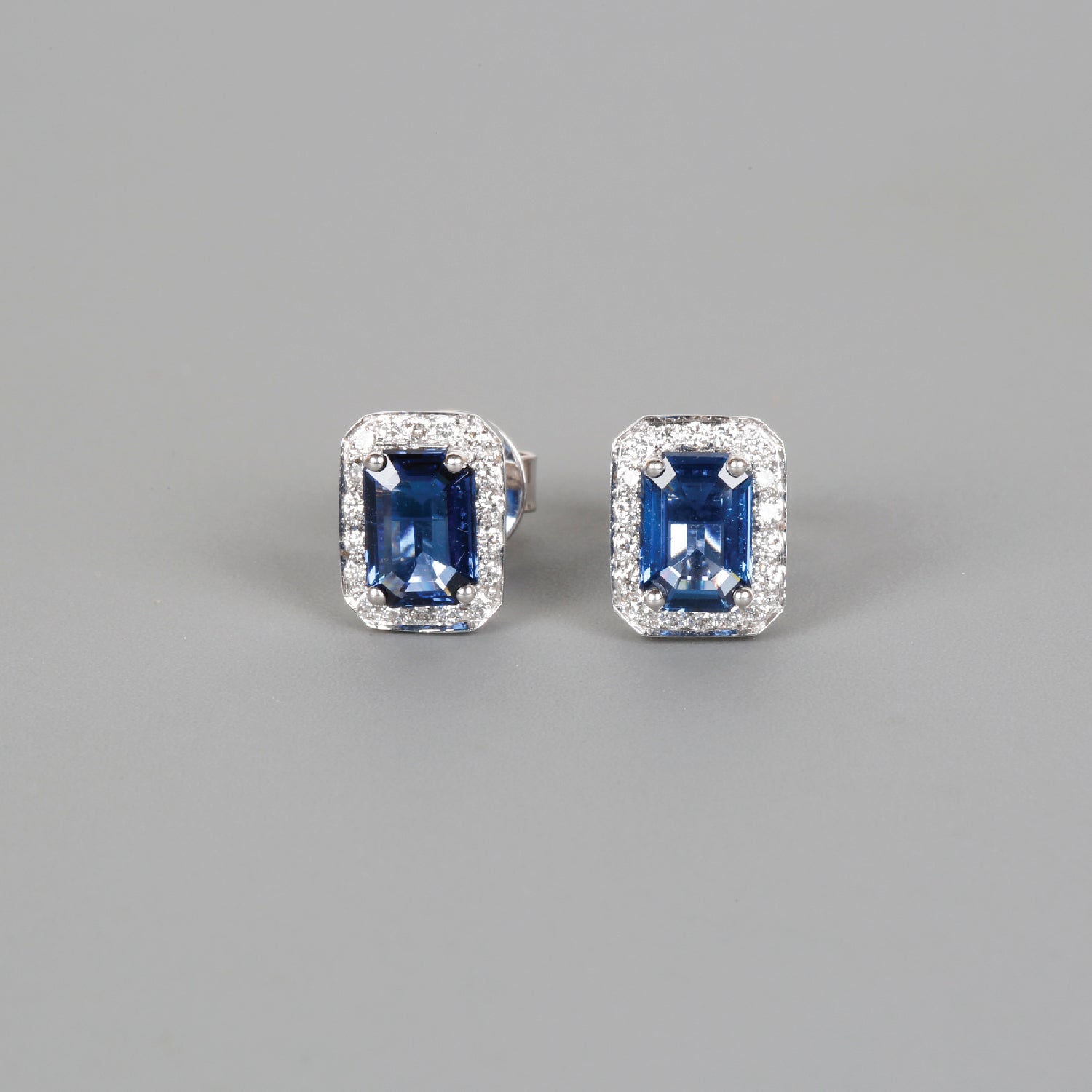 Classic Cluster Sapphire Diamond Studs