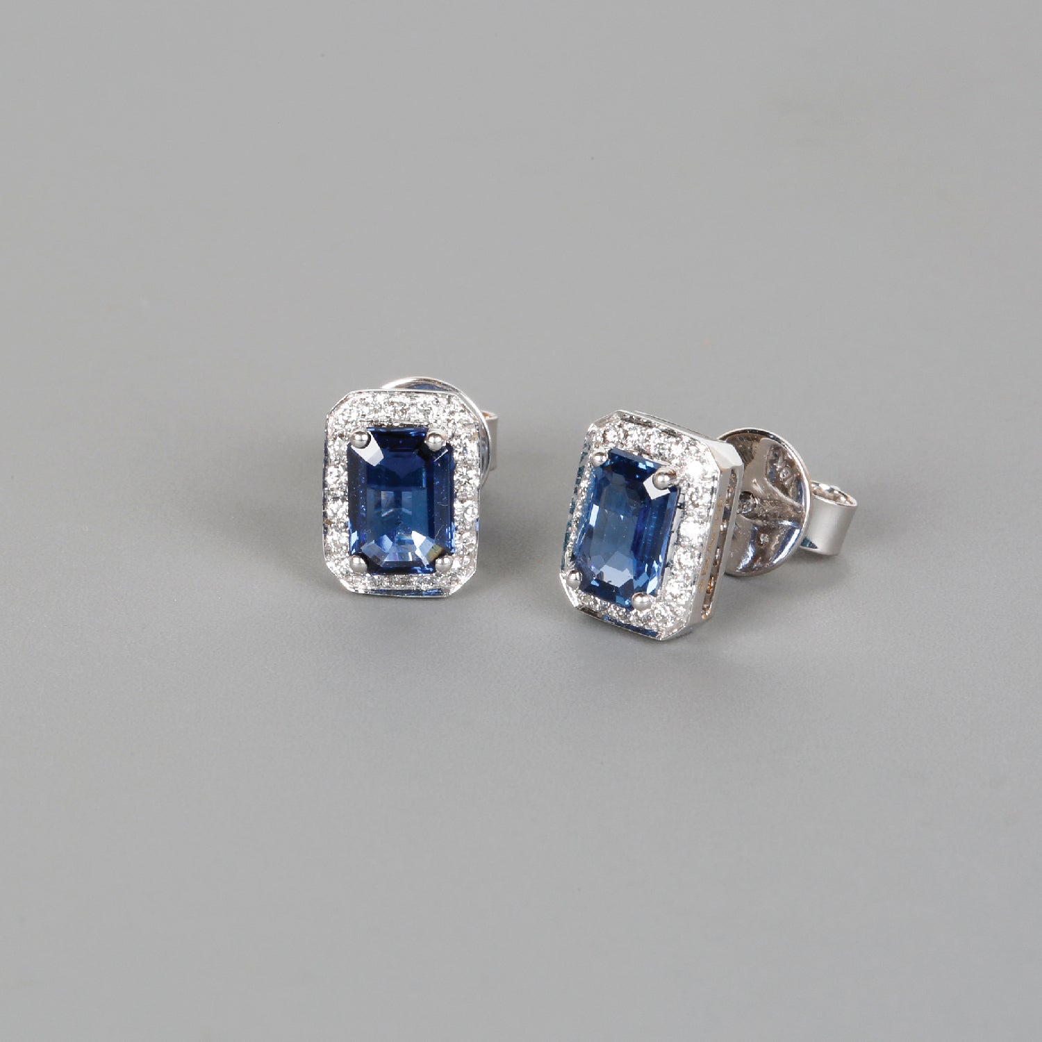Classic Cluster Sapphire Diamond Studs