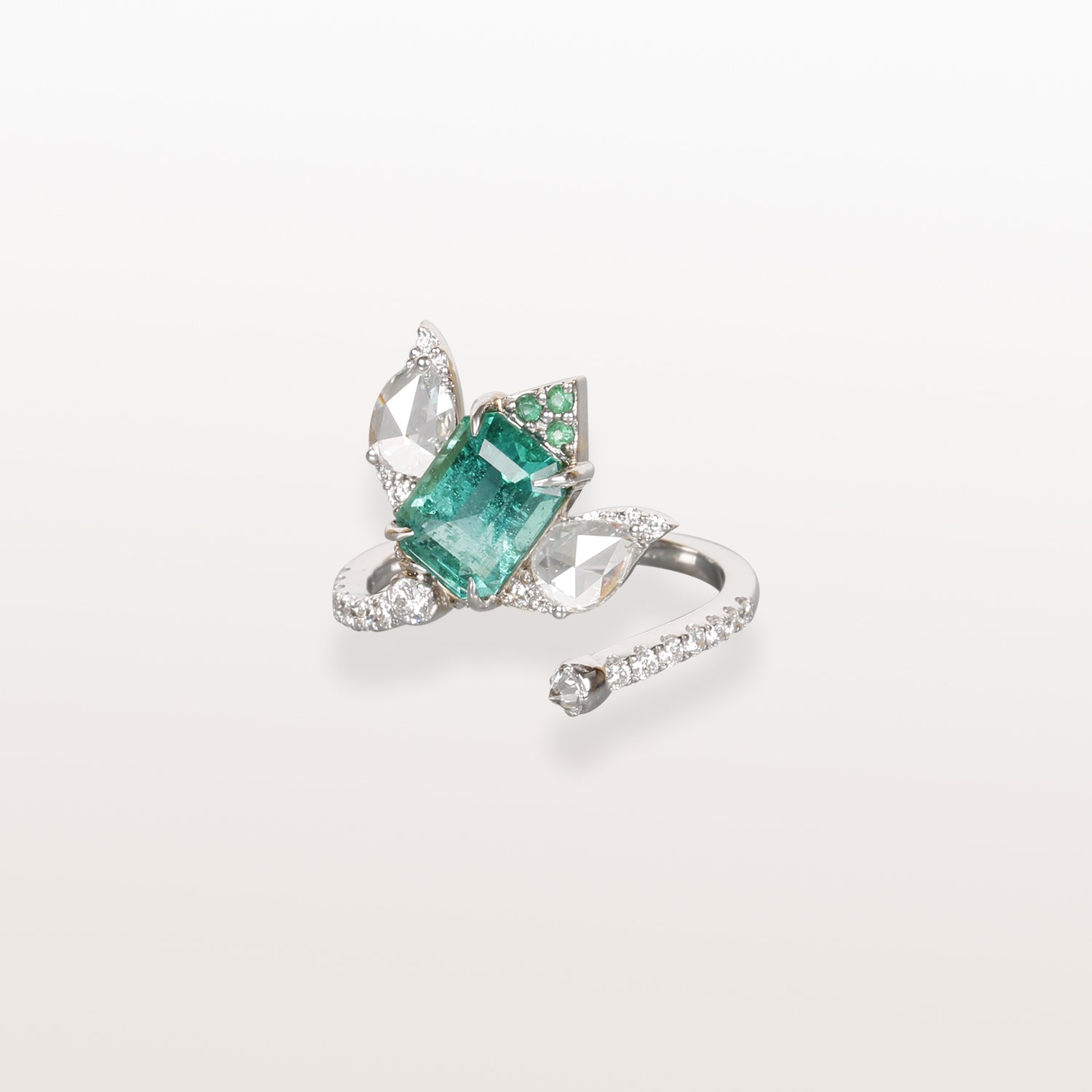 Lotus shape Emerald & Diamond 18K Gold Ring