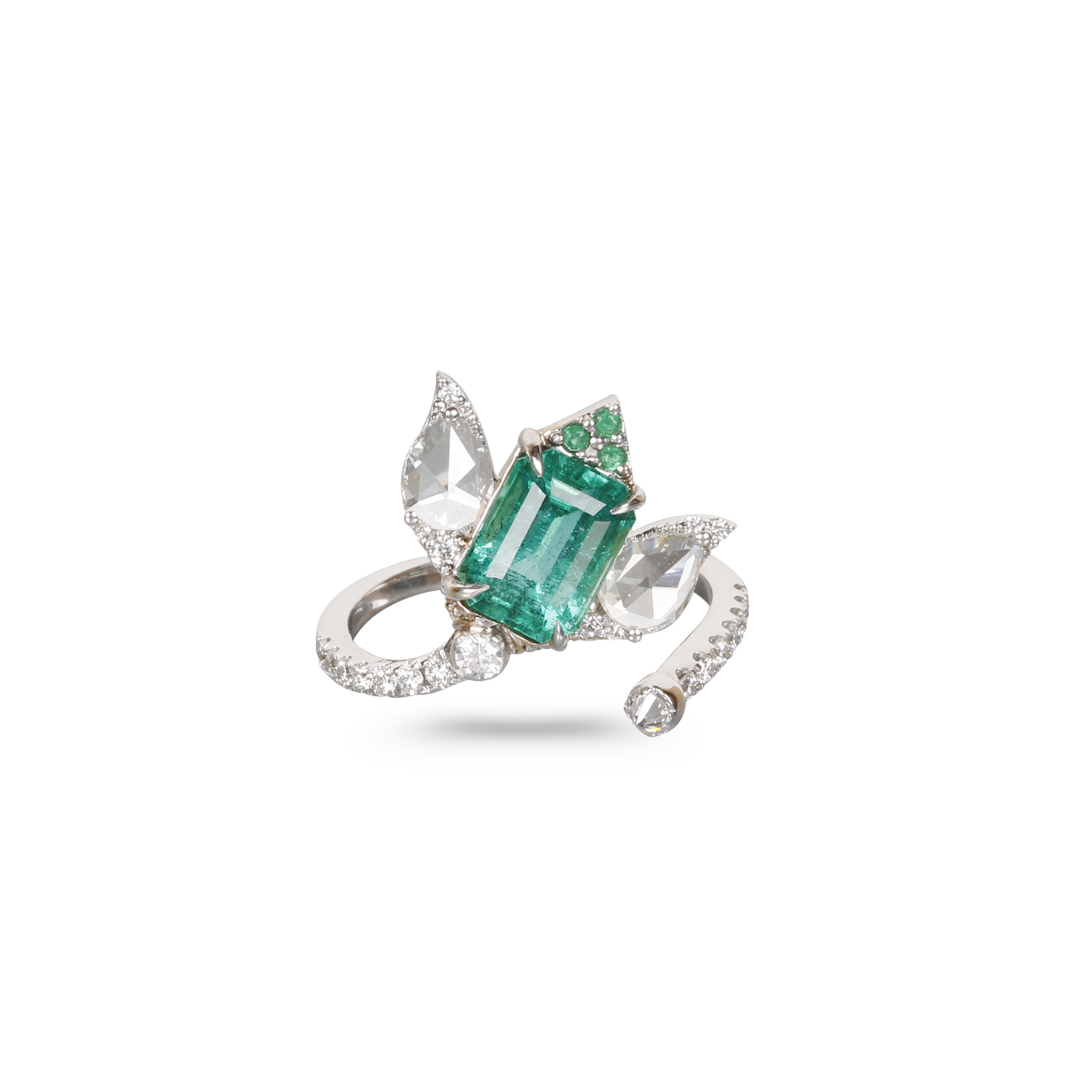 Lotus shape Emerald & Diamond 18K Gold Ring