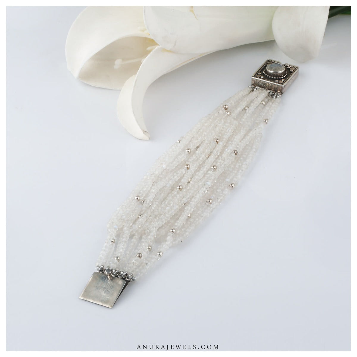 moonstone beads bracelet