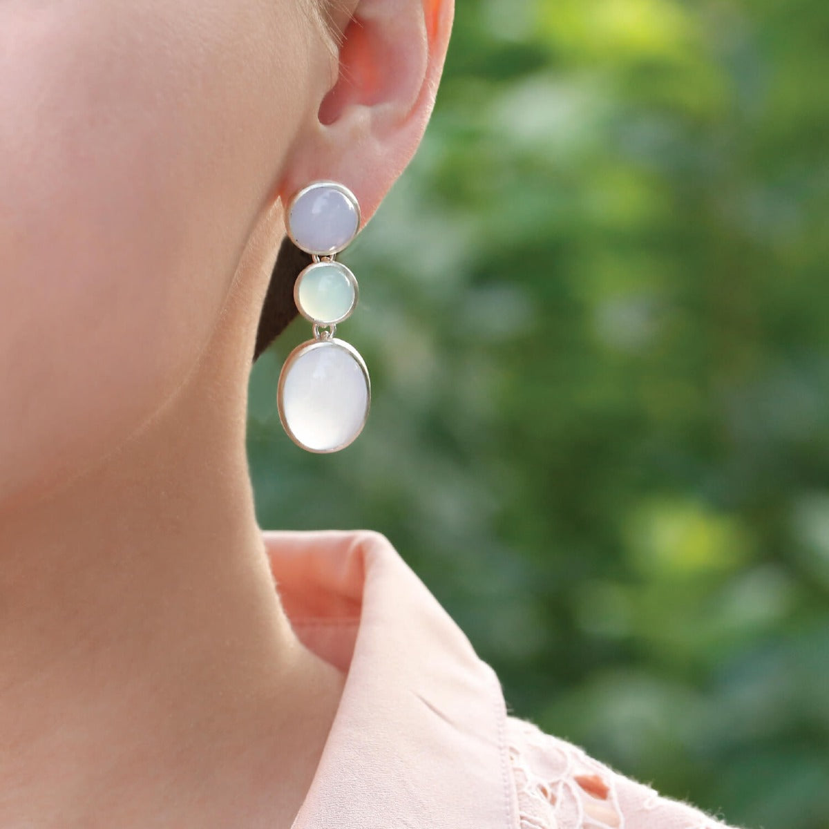 silver earrings, sterling silver earrings, chalcedony  earrings , silver chalcedony earrings , blue earrings , silver blue earrings , blue silver earrings, purple earrings, , silver purple earrings, oval earrings, pink & purple silver earrings